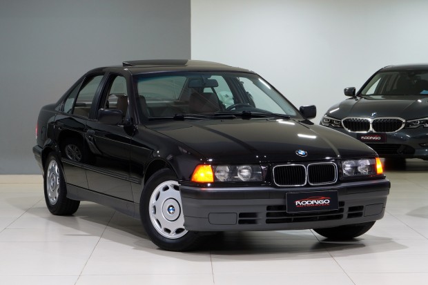 BMW / Série 3 E36 318i